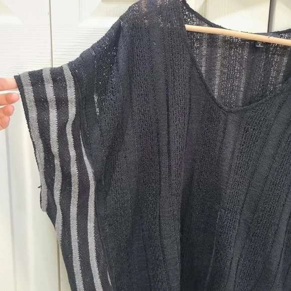 Sanctuary Small V-Neck Oversize Short Sleeve Open Knit Top Black Gray Stripe - Picture 3 of 8